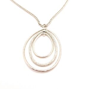 Silver Tone Interlocking Circle Necklace Teardrop Rings Elegant Modern Jewelry